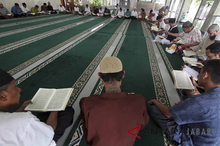 Ibadah Ramadan warga binaan lapas