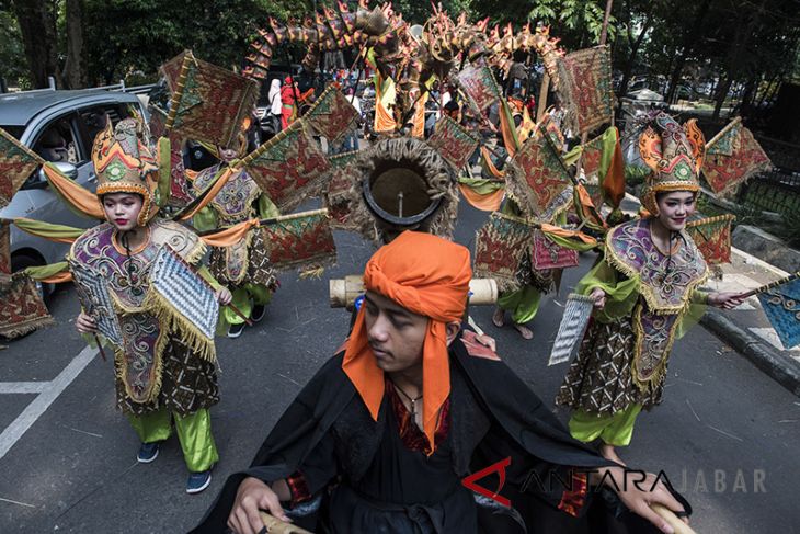 Karnaval Parade Budaya