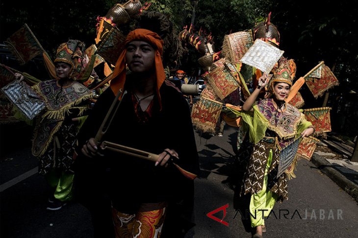 Karnaval Parade Budaya