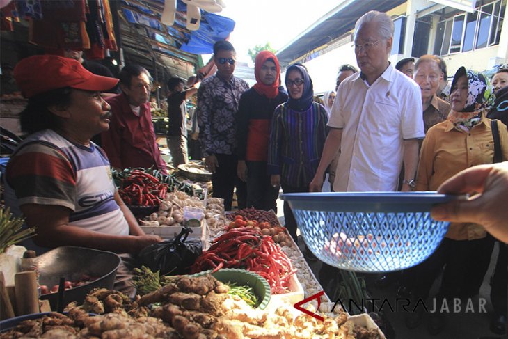 Mendag kunjungi pasar Kanoman