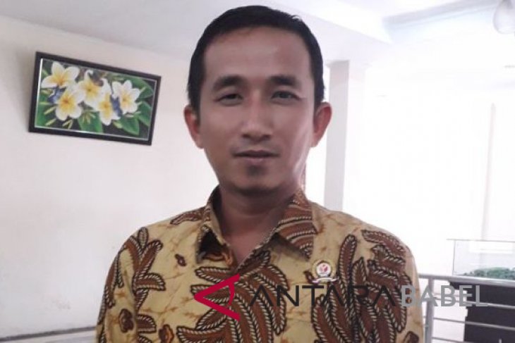 Bawaslu Bangka Tengah tertibkan 98 APK melanggar