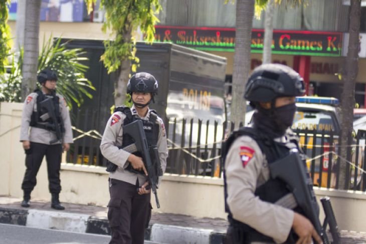 Pengamanan pascateror Polda Riau