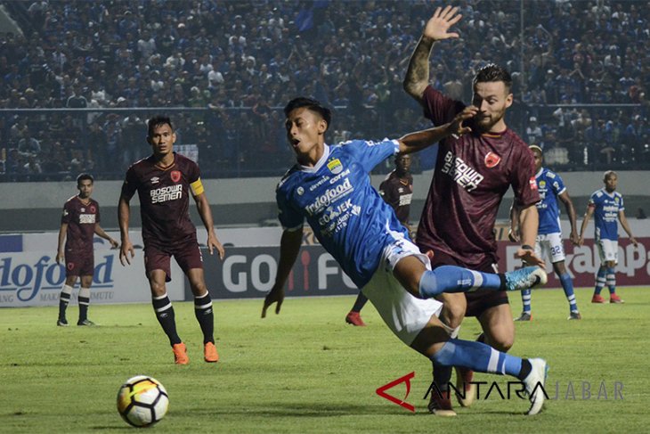 Persib berhasil mengalahkan PSM Makasar