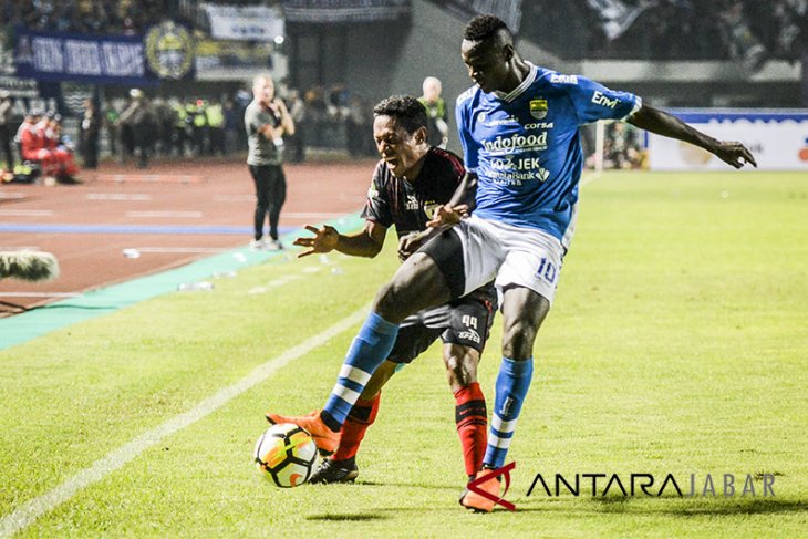 Persib Melawan Persipura 