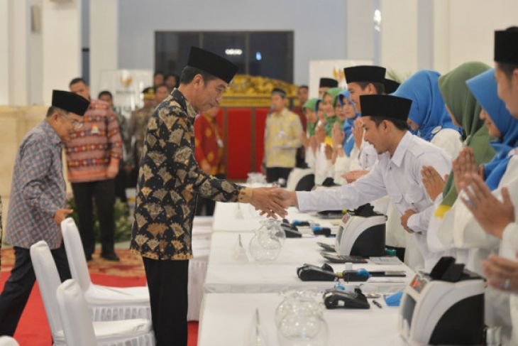 Presiden bayar zakat