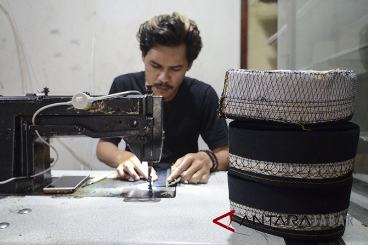 Produksi Kopiah Meningkat