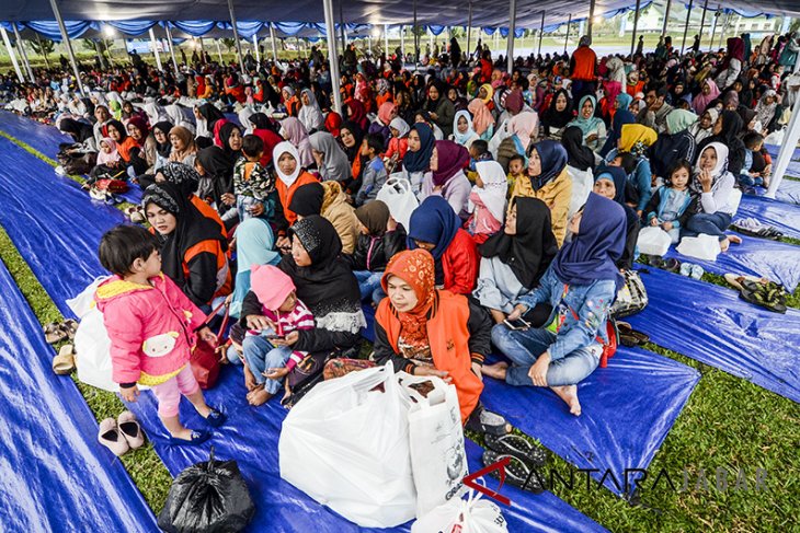 Rekor Muri buka bersama peternak sapi