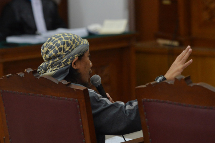Blasts trigger panic among audience of terrorist suspect trial