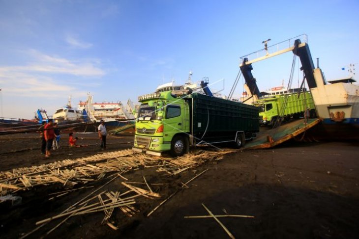 Proses evakuasi kendaraan