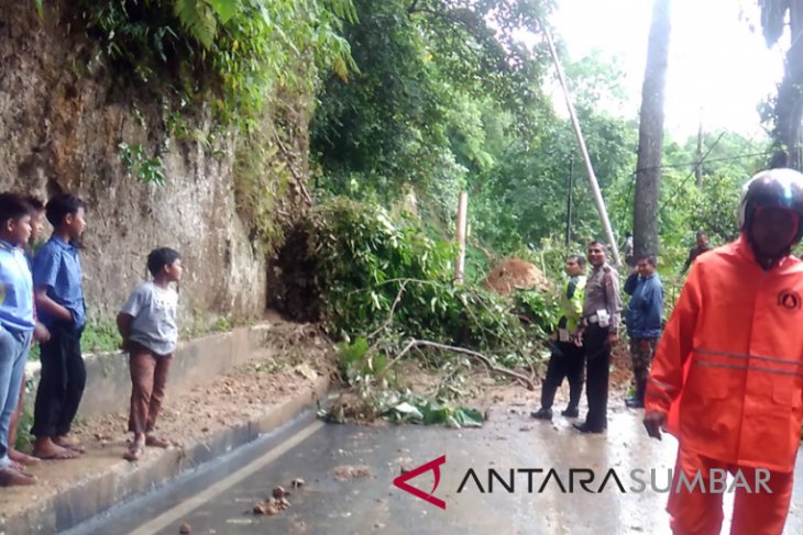 Seluma dilanda sejumlah tanah longsor
