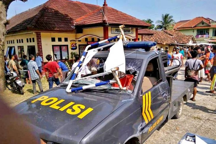 Perusakan Polsek Bayah