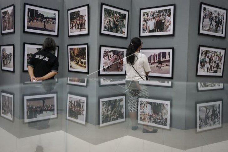 Pameran fotografi refleksi peristiwa Mei 1998