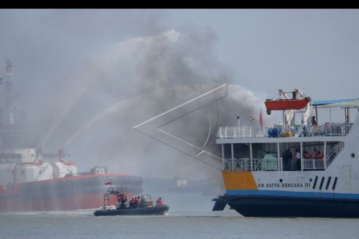 Kebakaran kapal penumpang