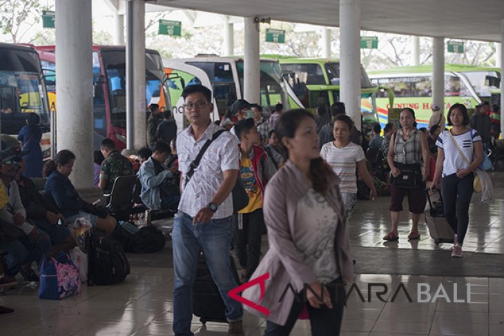 Arus mudik dari Bali meningkat