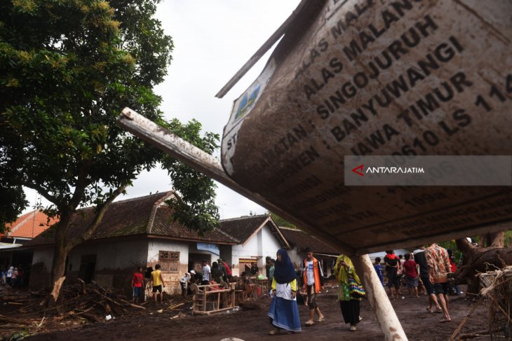 Dampak Banjir Bandang Banyuwangi