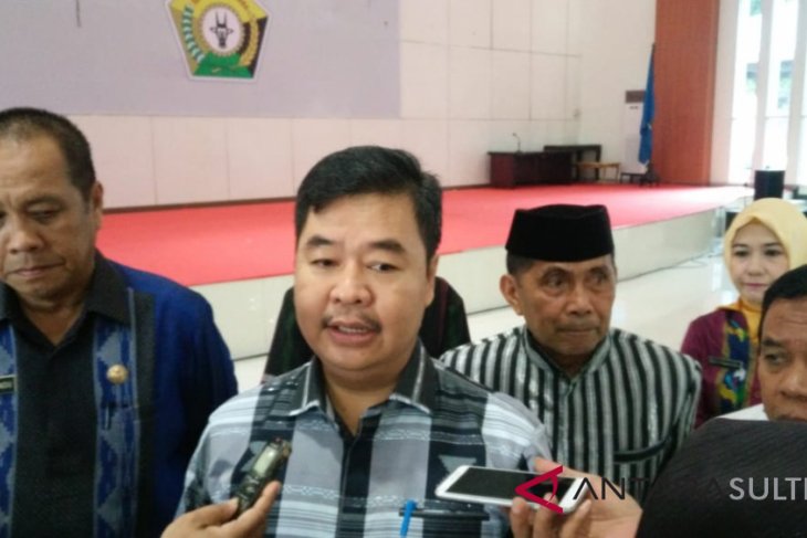 Ribuan Warga Sambangi