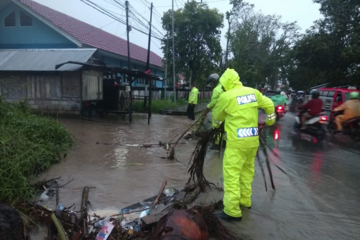 Puluhan rumah di Saumlaki terendam banjir