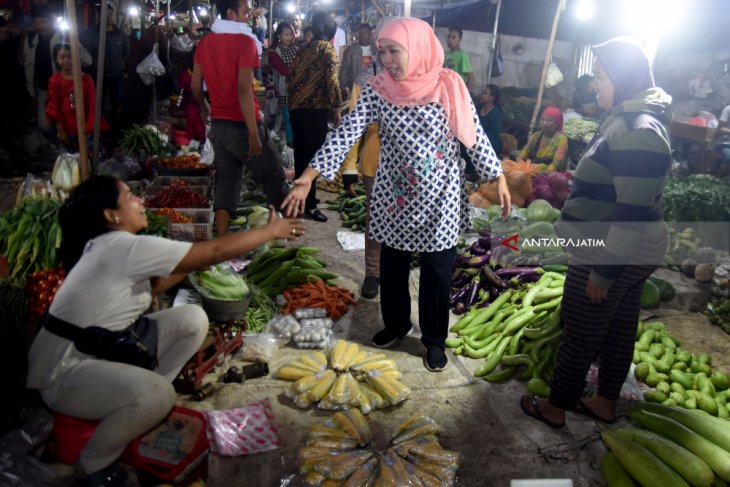 Khofifah Kunjungi Pasar Tradisional