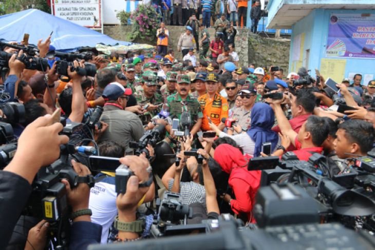 Pencarian korban KM Sinar Bangun