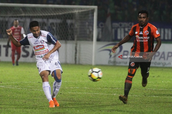 Perseru Serui Lawan Arema