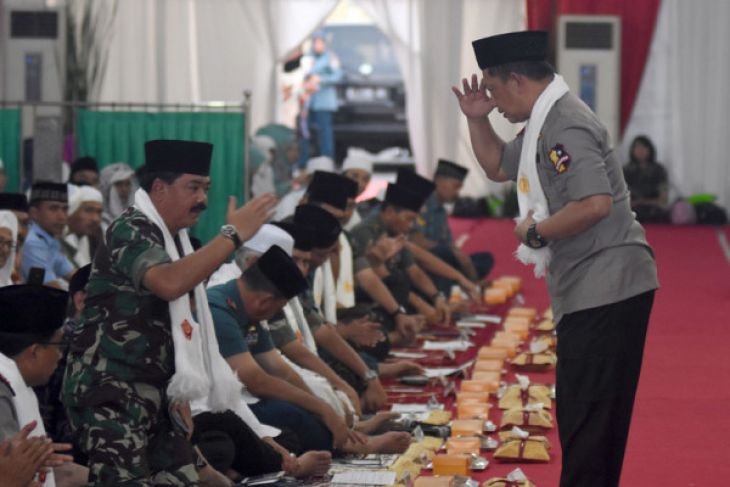 Safari Ramadhan Panglima TNI dan Kapolri