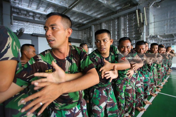 Satgas Rimpac Berlatih Tari Kecak