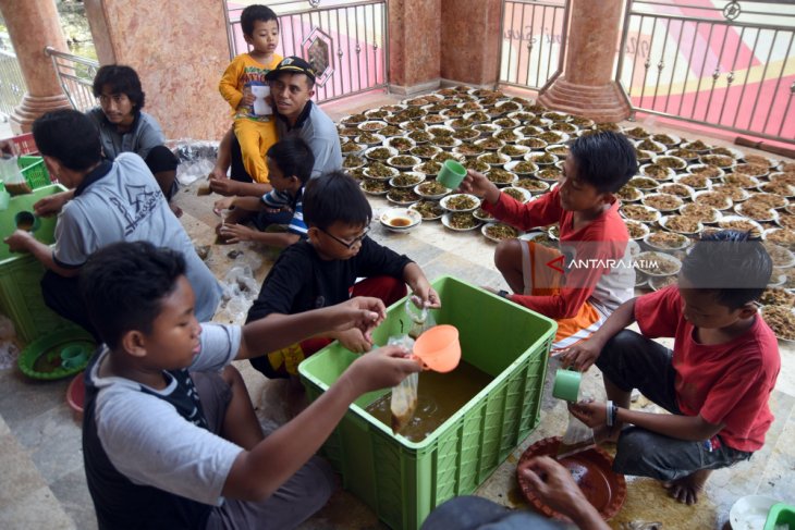 Tradisi Kolak Ayam Sanggring