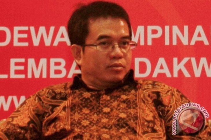 Yudi Latif umumkan pengunduran diri lewat medsos