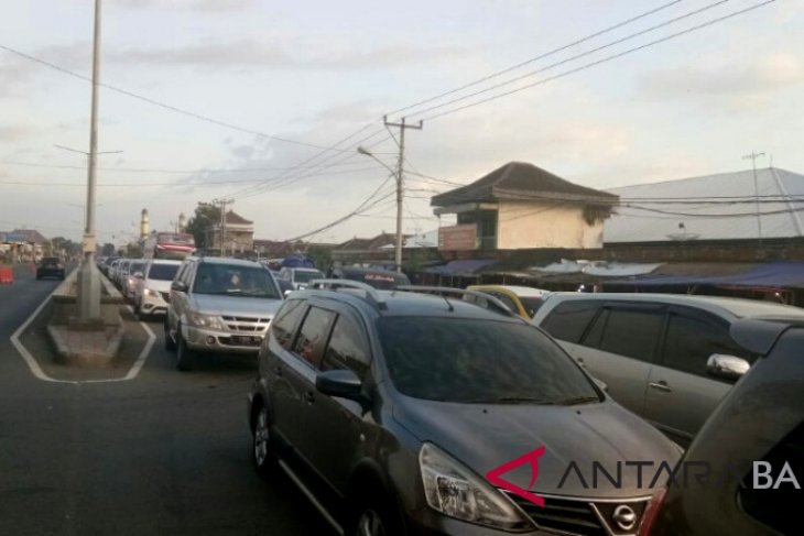 Arus balik dua arah Pelabuhan Gilimanuk mulai padat