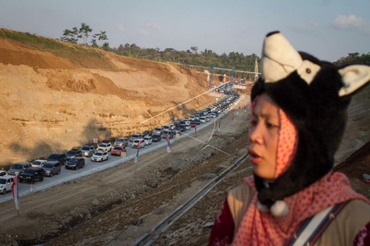 Arus balik di jalur tol fungsional Kartasura-Salatiga