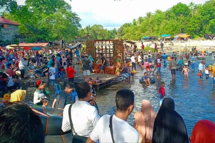 Pengunjung Objek Wisata Membludak