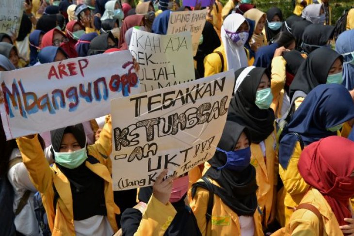 Unjuk rasa mahasiswa Unnes