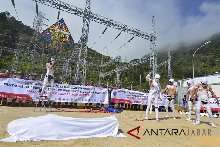 Aksi teaterikal bela Pertamina