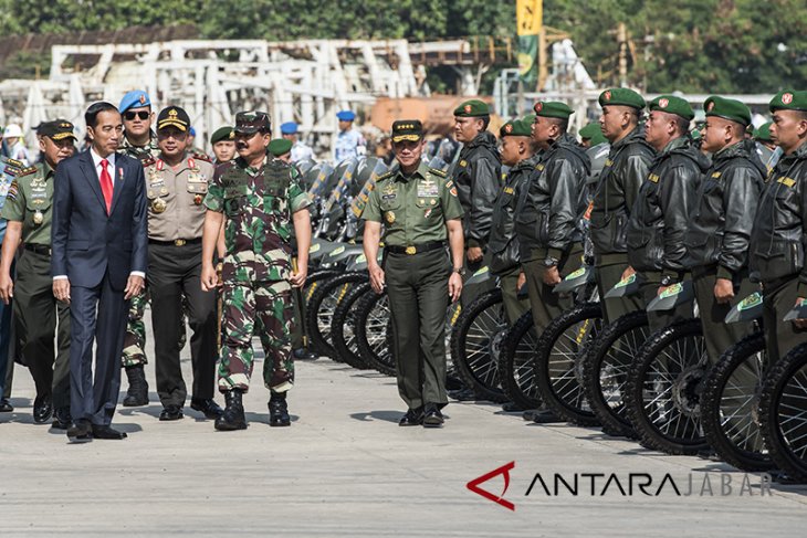 Presiden memberikan arahan ke ribuan Babinsa