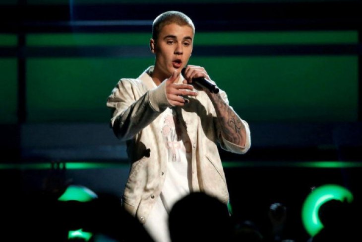Justin Bieber bertunangan dengan Hailey Baldwin