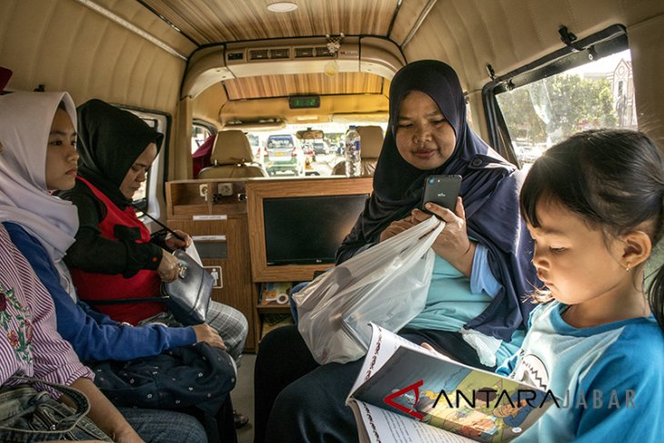 Keberadaan angkot Angklung Bandung