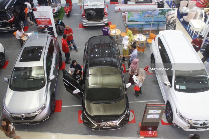 Penjualan Mobil Terdampak Melemahnya Rupiah