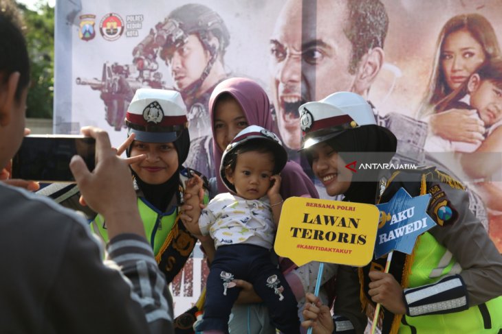 Polisi Promosi Film 22 Menit