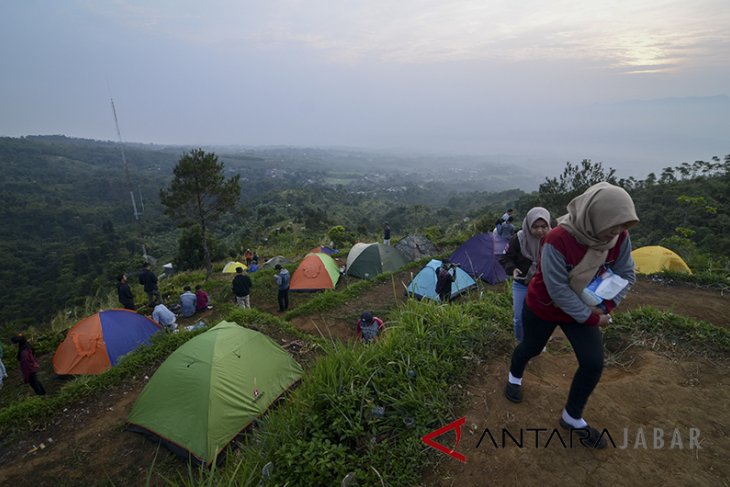 Wisata alam bukit Alesano