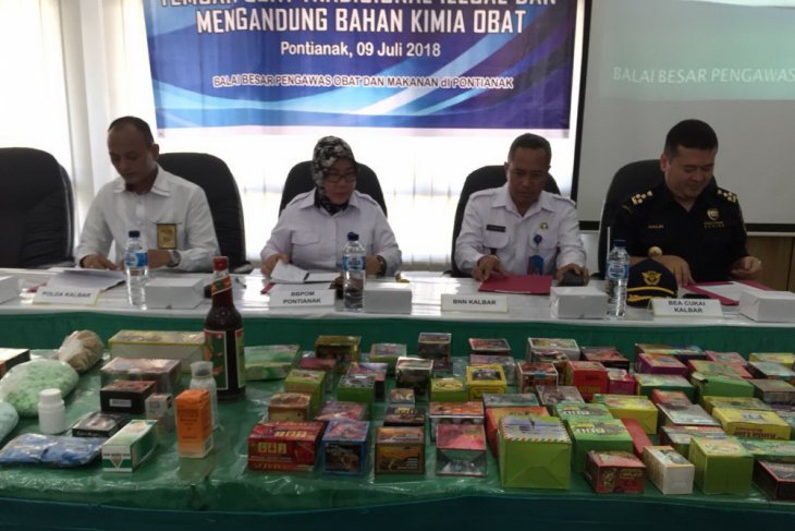 BBPOM Pontianak menyita puluhan ribu kemasan obat tradisional ilegal