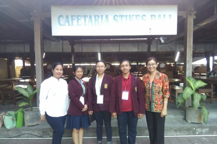 Mahasiswa ISI Denpasar lolos debat bahasa inggris
