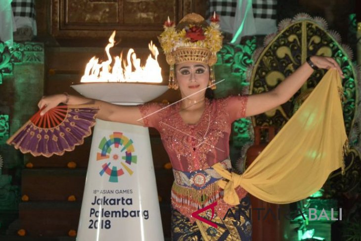 Pawai Obor Asian Games Istana Tampaksiring