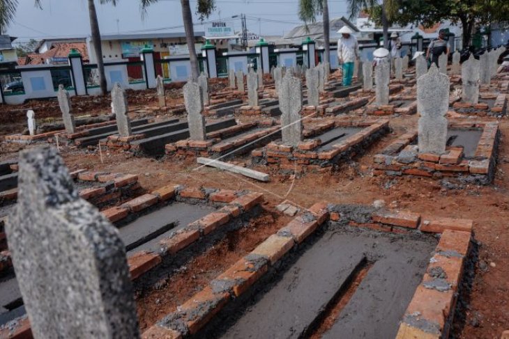 Renovasi taman makam pahlawan