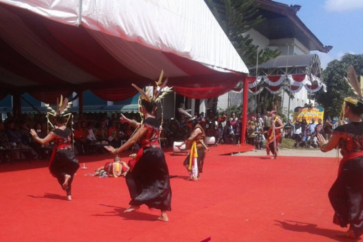 Tari Iruang Wunrung