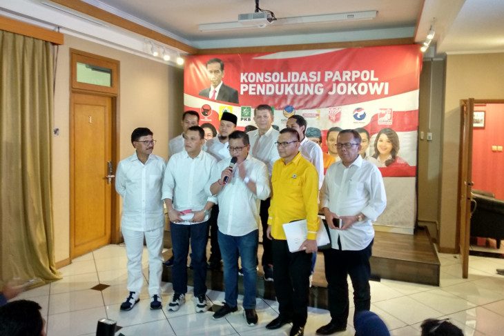 Jokowi-Amin campaign team, volunteers discuss synergy