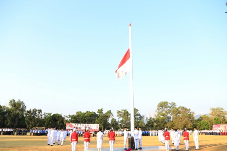 Penjabat bupati puji Paskibra Tanah Laut