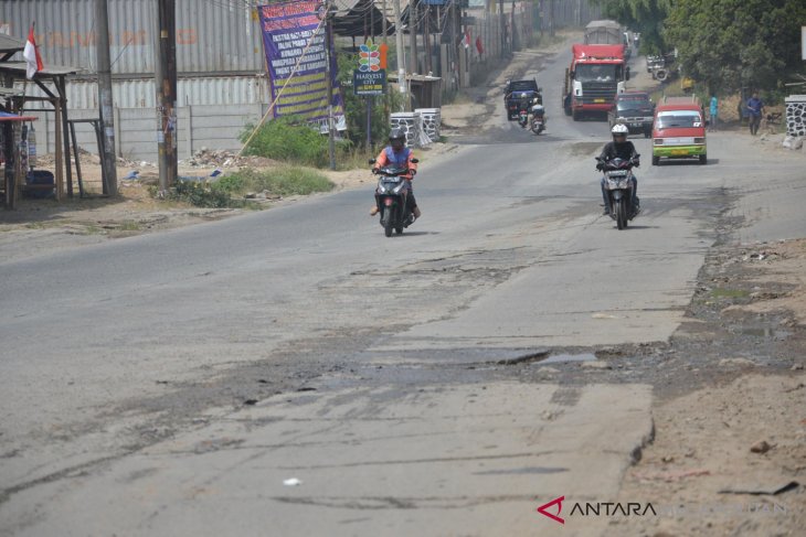 Dewan minta pembebasan lahan jalan Cikarang-Cibarusah dipercepat