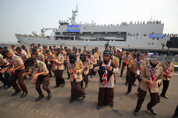 Pemberangkatan Pelayaran Lingkar Nusantara 8