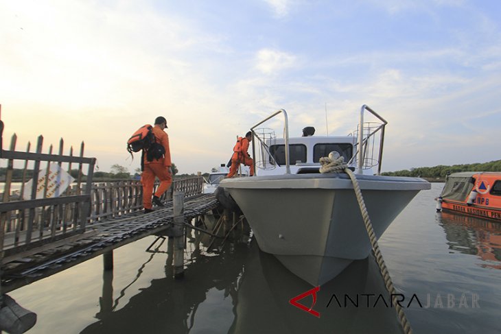 Pencarian kapal tenggelam terkendala cuaca