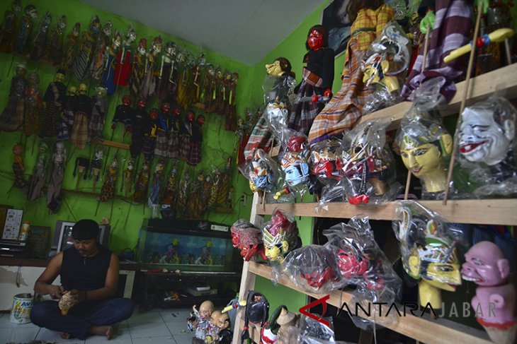 Perajin Wayang Golek masih bertahan